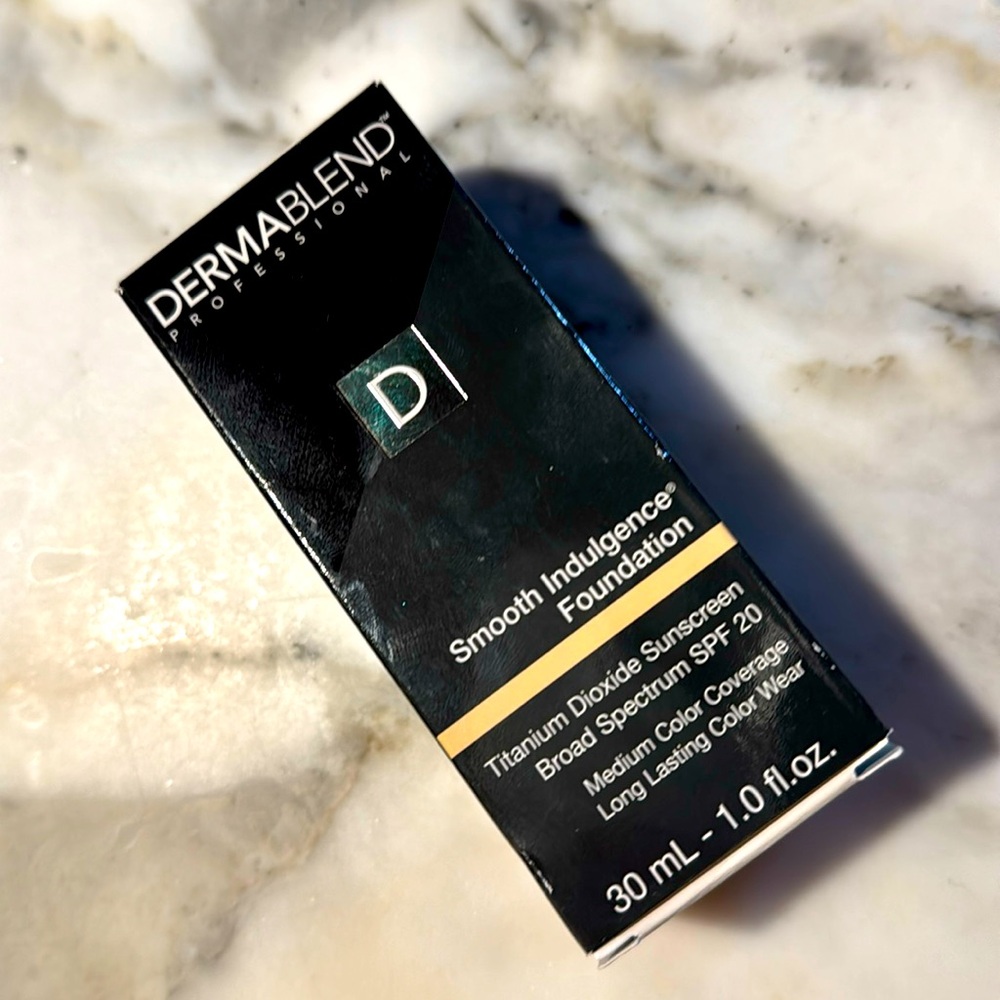 DERMABLEND Smooth Indulgence Foundation Titanium Sunscreen SPF 20 Soft Mahogany